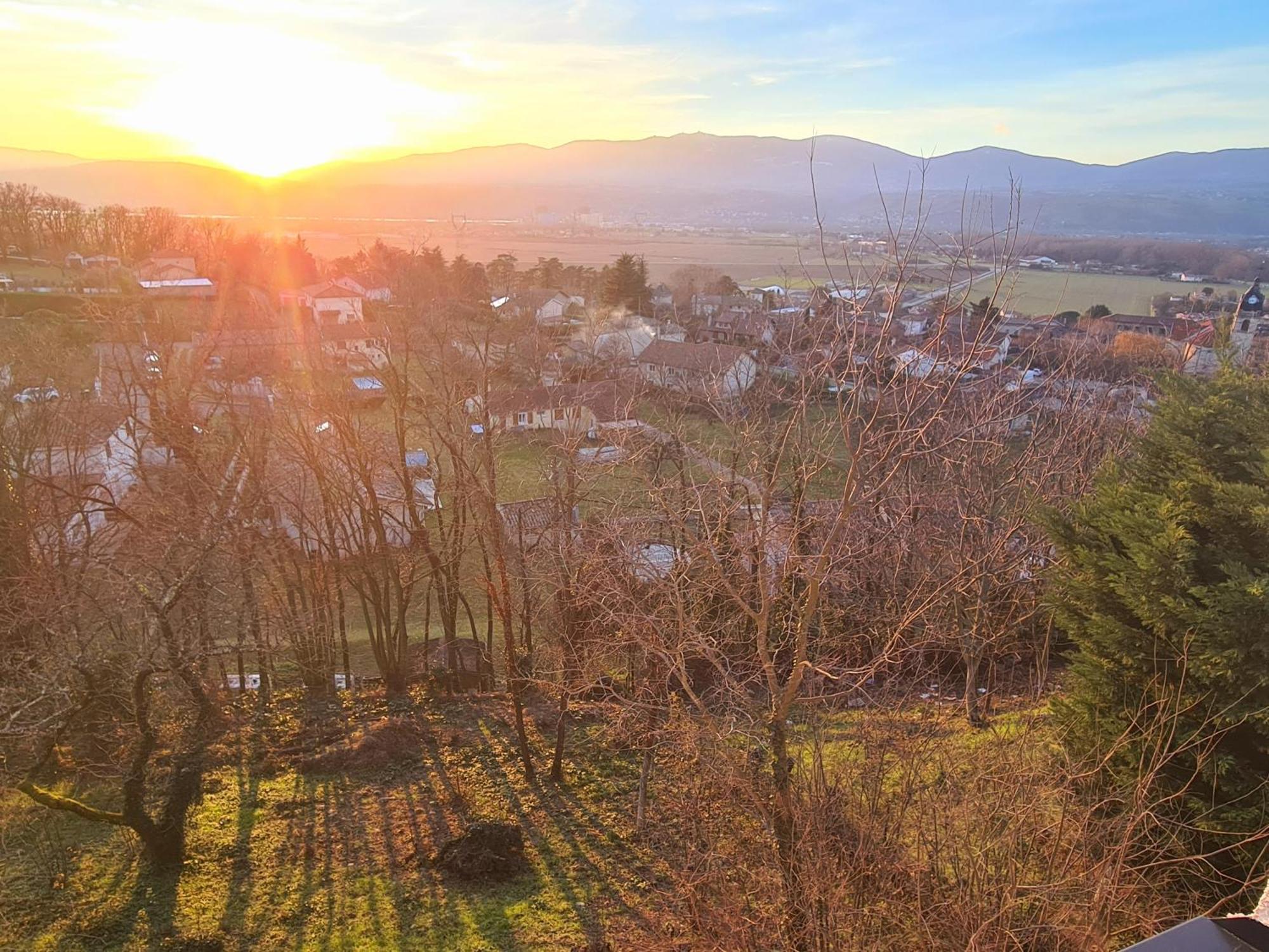 Gite De 70M² Avec Vue Sur Le Massif Du Pilat Clonas-sur-Vareze Exterior foto